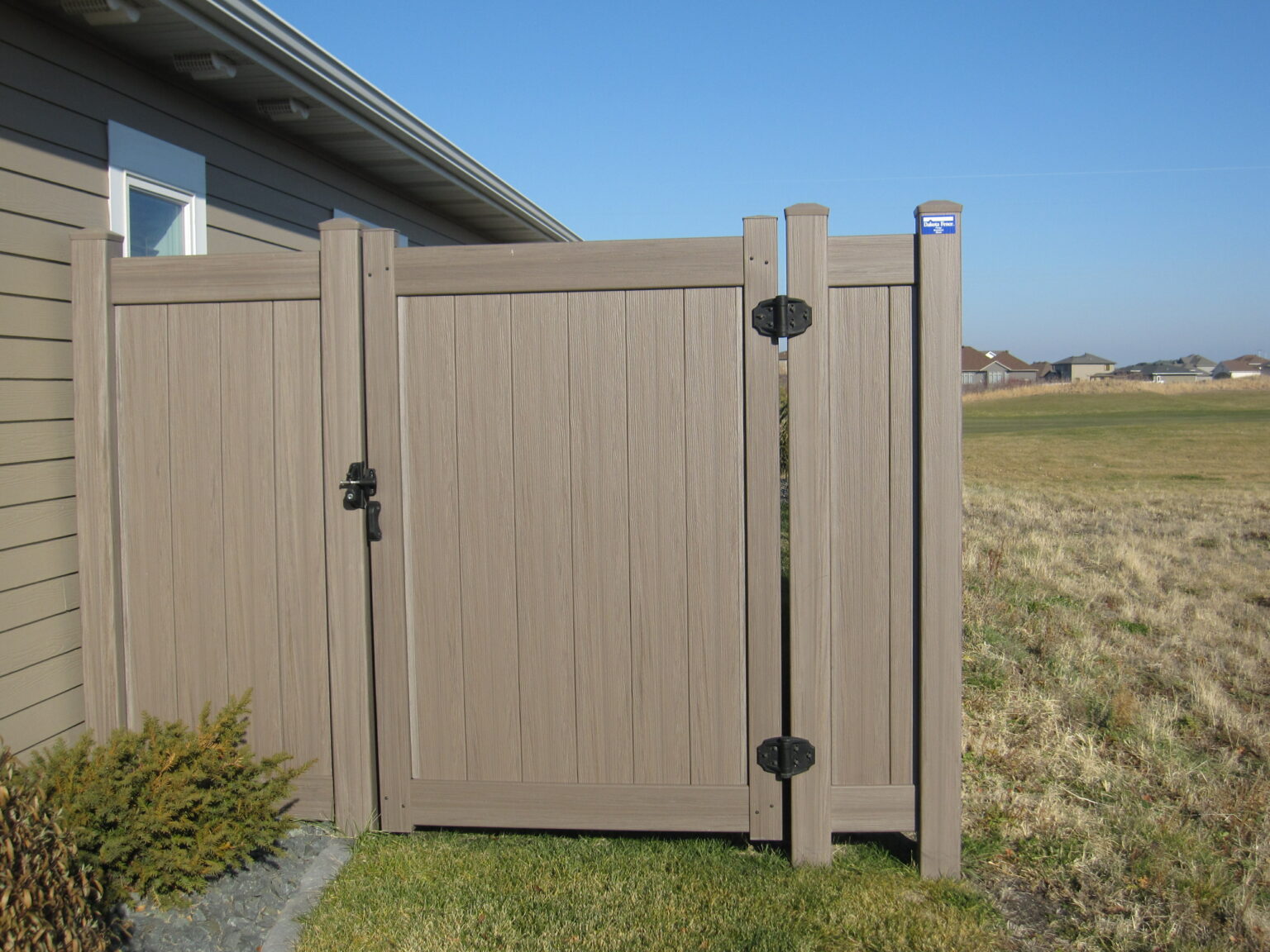 Project Gallery of Dakota Fence
